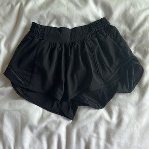 Lululemon Hotty Hot Shorts- 2.5 inches